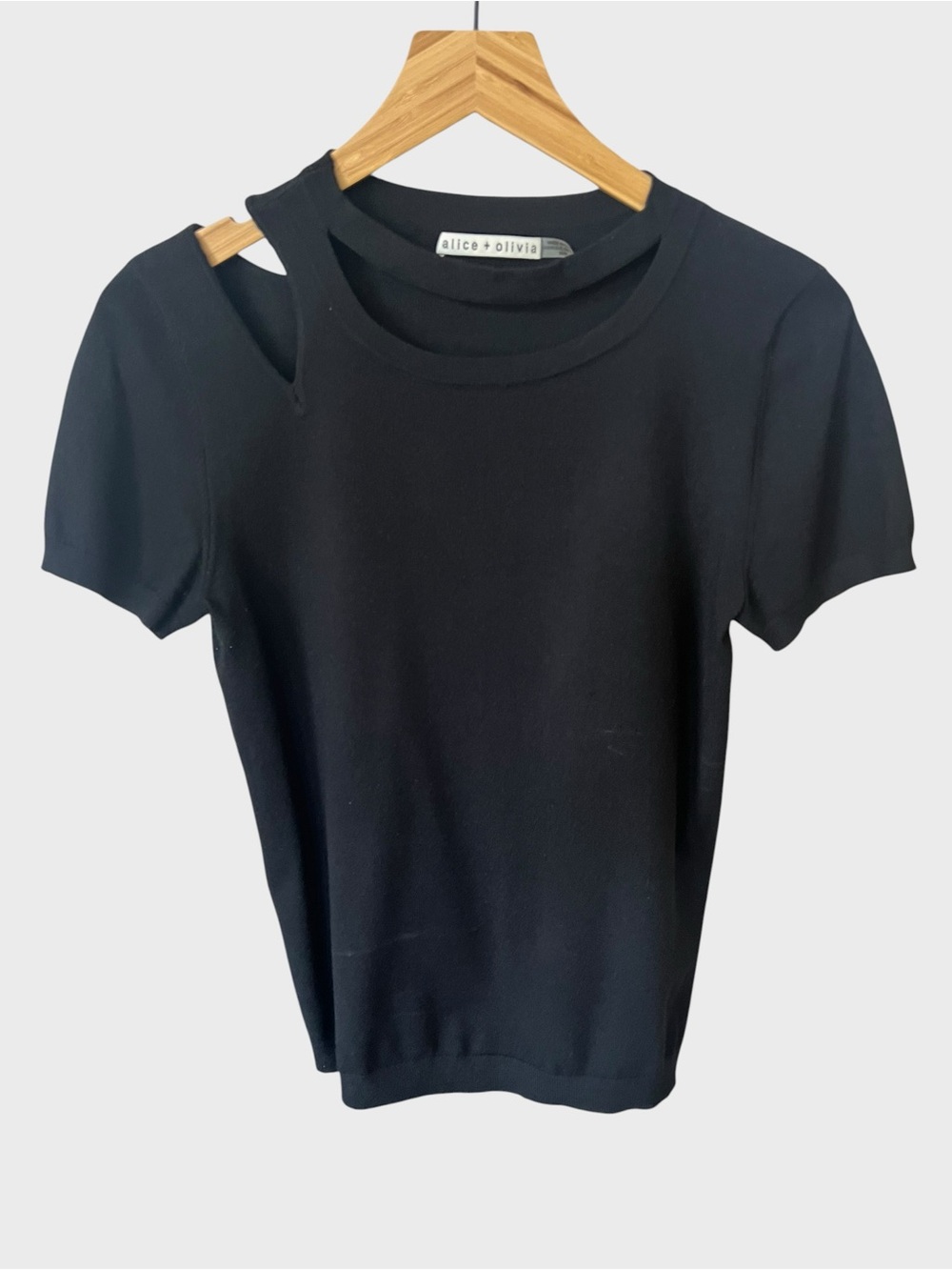 Alice + Olivia Roslyn  Short-Sleeve fitted sweater.